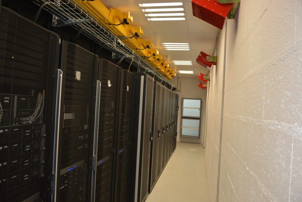 datacenter Cyrès : arrière des baies